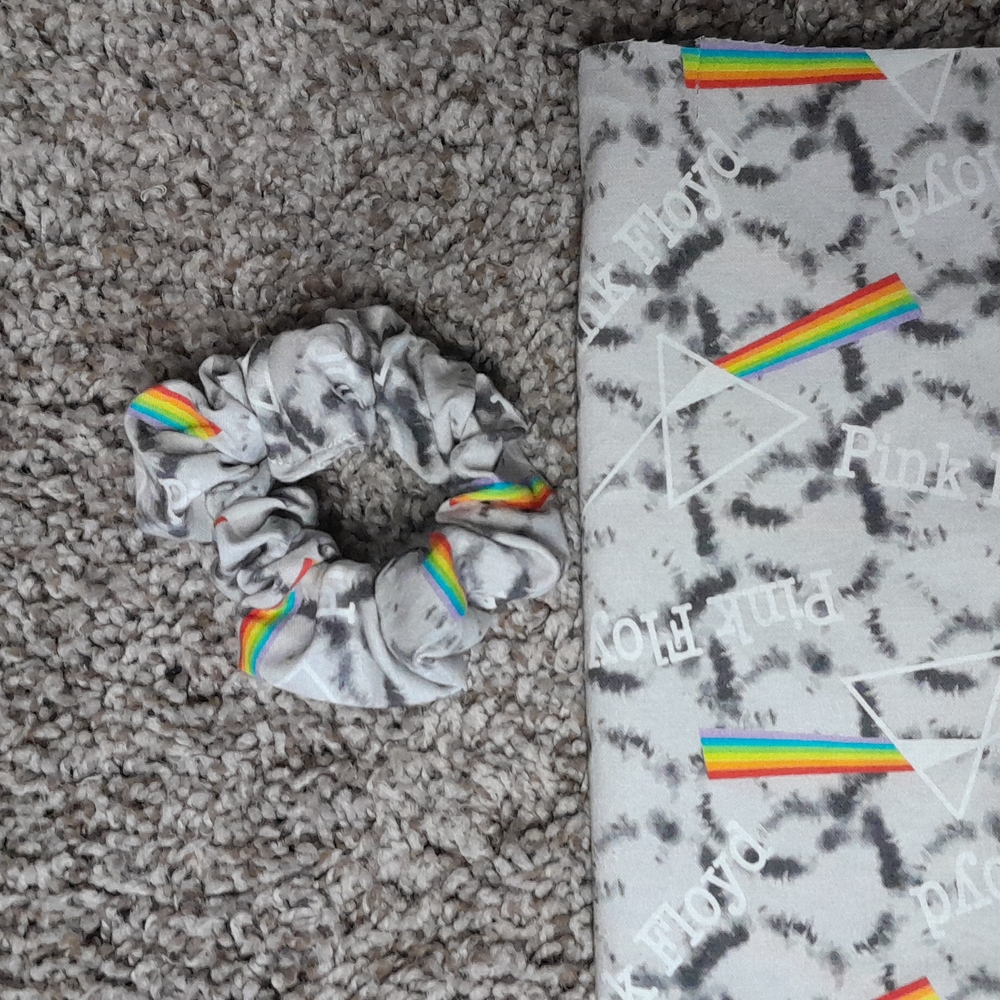 Pink Floyd fabric scrunchies and pull string bag set - Picture 2 of 6